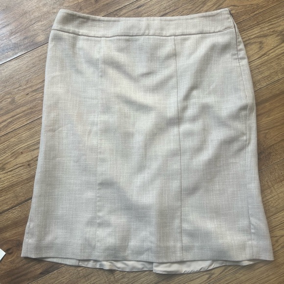 (8) White House Black Market beige skirt - Picture 1 of 8